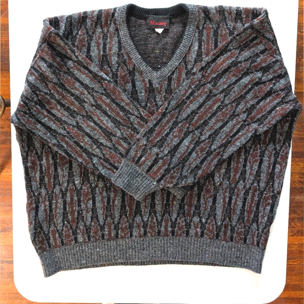 Vintage Macaire oversized v-neck 90s pull on sweater. 2XLT